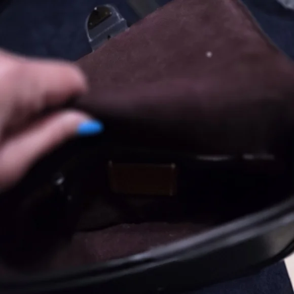 Elegant Navy Blue Leather Saddle Bag - Picture 7 of 8